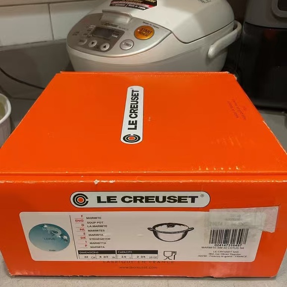 Le Creuset Aqua Dragon Cast Iron Dutch Oven - Picture 2 of 7